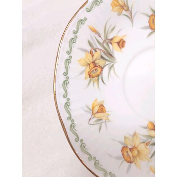 VNTG Queen’s March Daffodil Saucer White Fine Bone China Yellow Floral Dainty - Picture 12 of 15